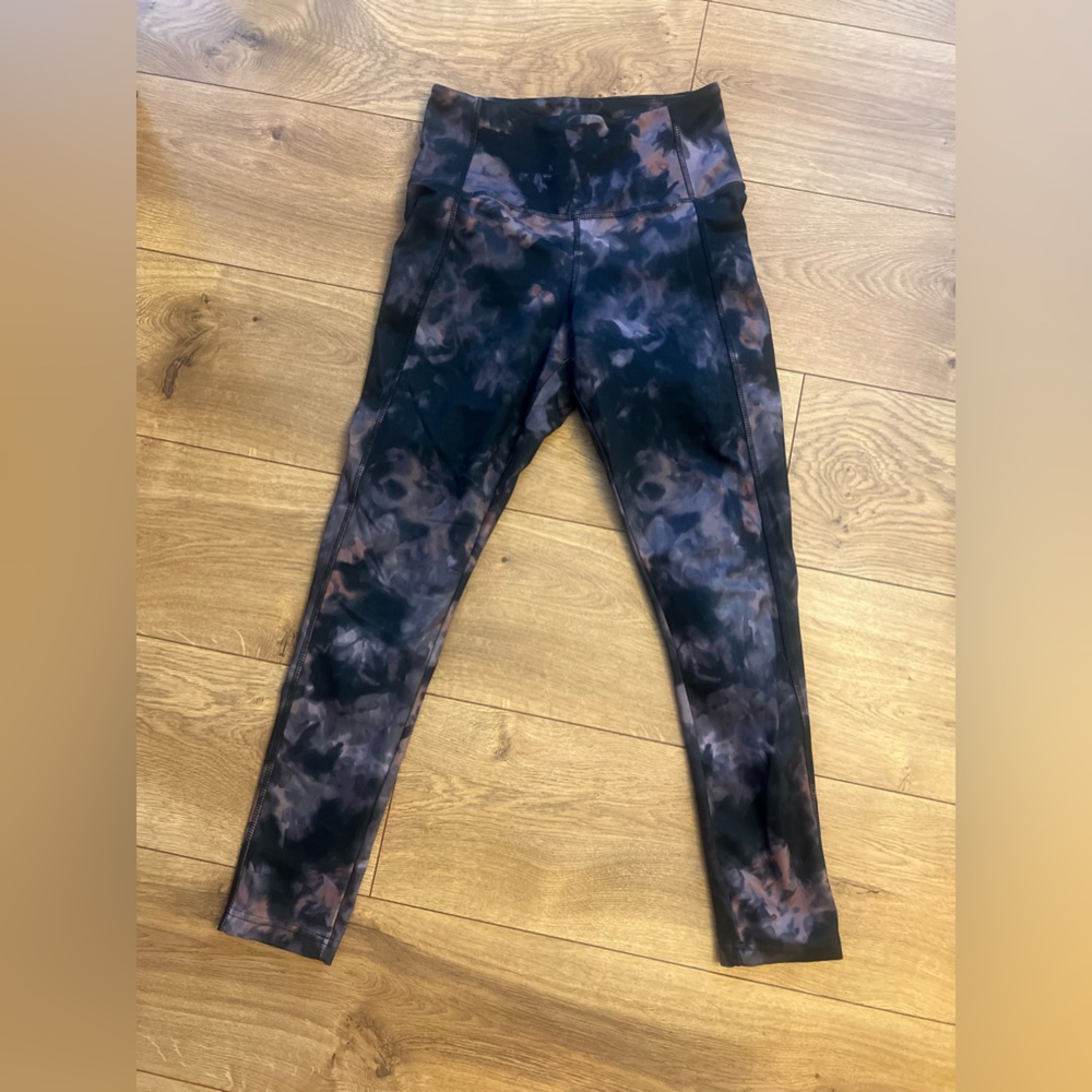 Danskin women small purple and black leggings